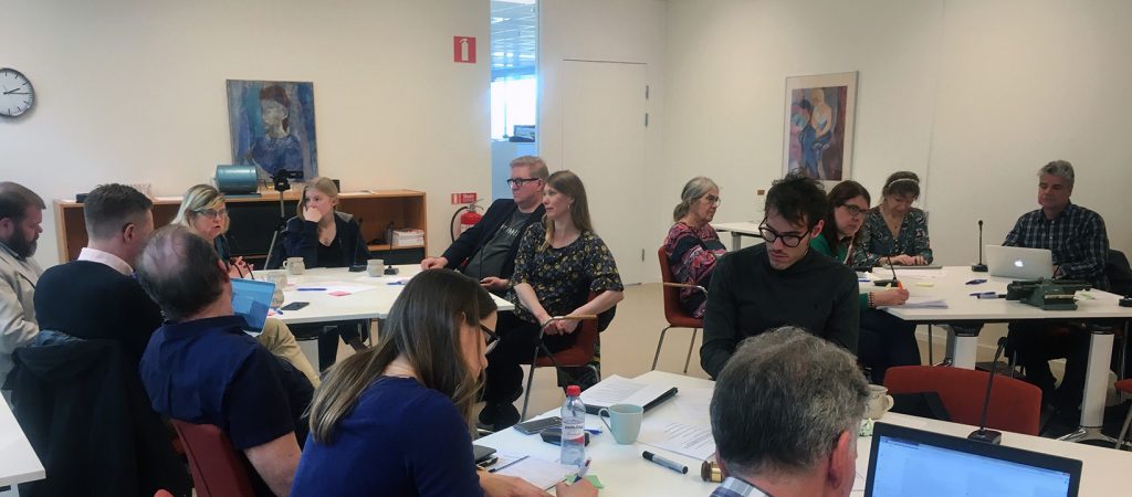Deltagarna diskuterar sina förslag