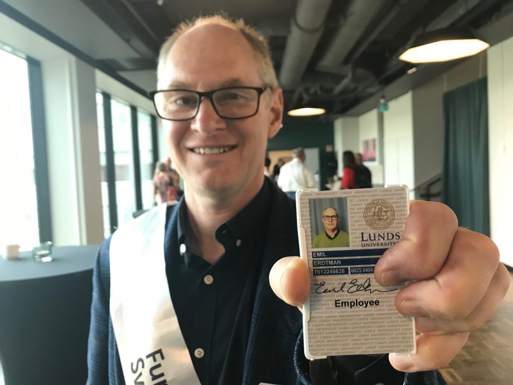 Emil Erdtman med nyckelbricka från Lunds universitet